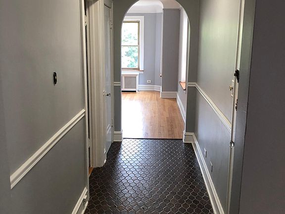 3rd image of 4845 Lee St APT 3