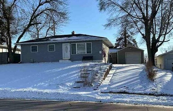 2nd image of 2313 E 18th St