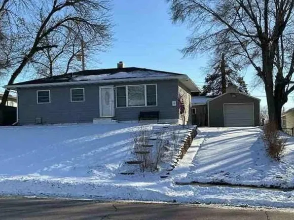 2313 E 18th St, Sioux Falls, SD 57103