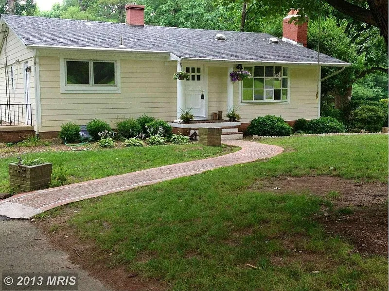 $3,900| 2300ft|4 BR 2.5 BA| 2 level SFH | Ideal for 2-4 friends | VIDEO link — Photo 3