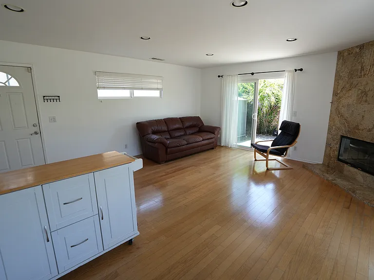 10351 Parr Ave — Photo 6