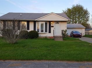 1389 Caravelle Dr, Niagara Falls, NY 14304