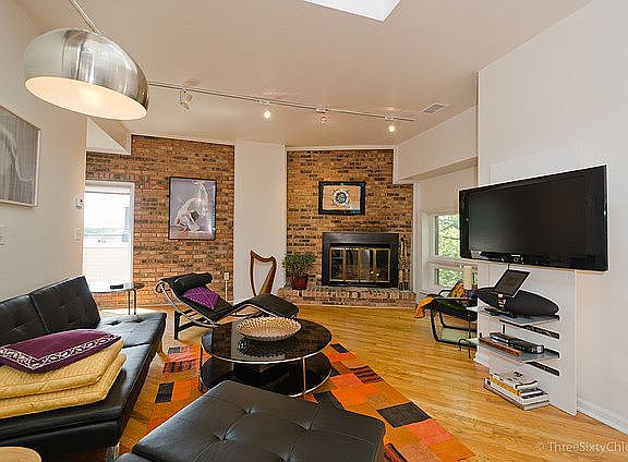 4th image of 2137 N Lakewood Ave #4S