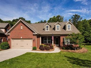 3547 Savannah Hills Dr, Matthews, NC 28105