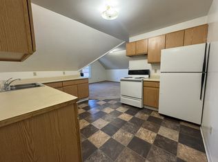 709 E 1st St #9, Duluth, MN 55805