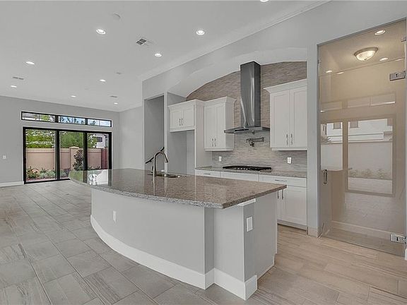 3rd image of 8341 Via Vittoria Way