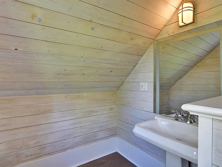 1517 Comox St #2 — Photo 25