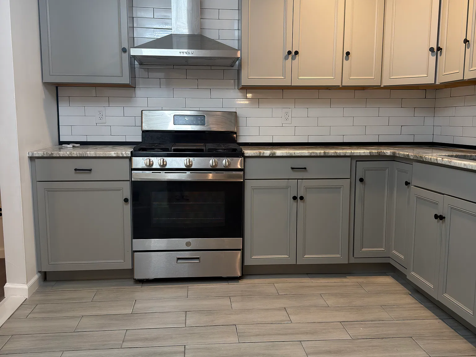 3 bed, 1.5 bath, 1108 sqft, $2,800 — Photo 3