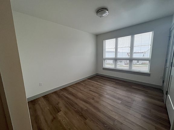 5th image of 410 Church Ave #205
