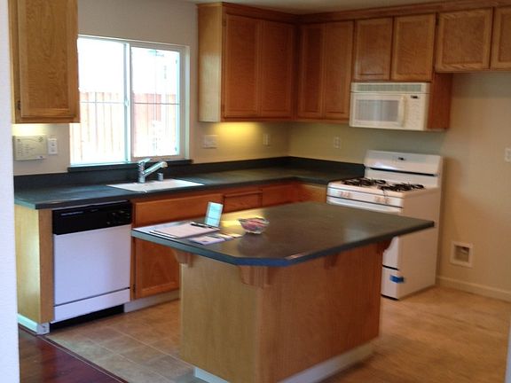 4th image of 1706 Larkspur Pl