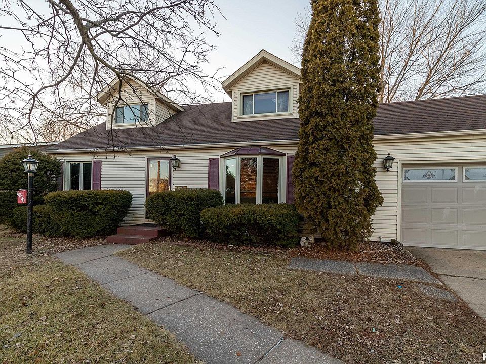 4030 18th St, Bettendorf, IA 52722 Zillow