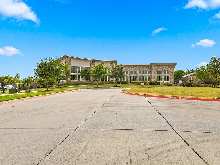 1717 Canals Dr — Photo 32