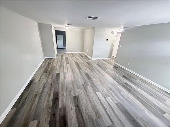 4th image of 8923 Candlewick Ln