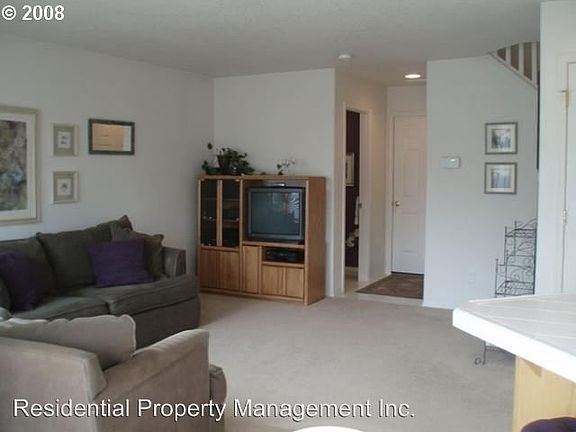 5th image of 2684 NE 9th Dr