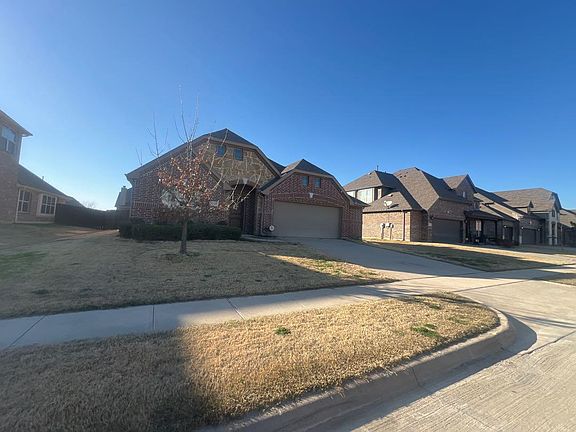 5th image of 4614 Amesbury Ln