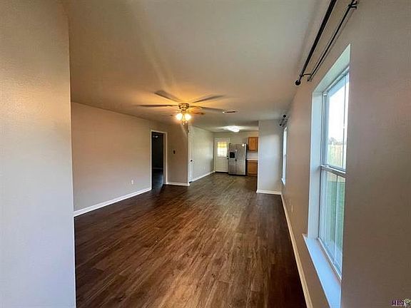 3rd image of 23494 Country Manor Ave