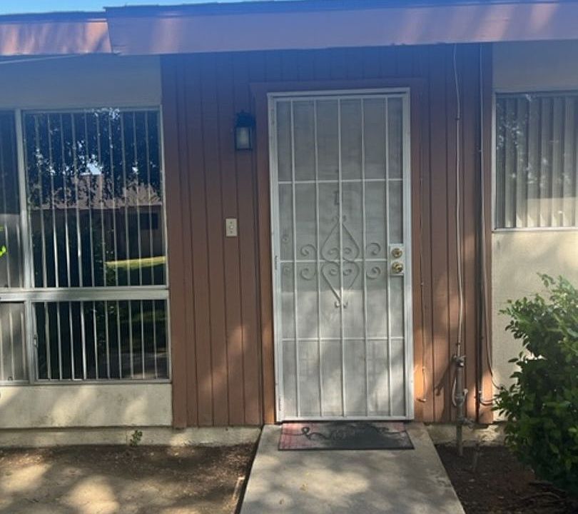 1st image of 2200 Courtleigh Dr APT D