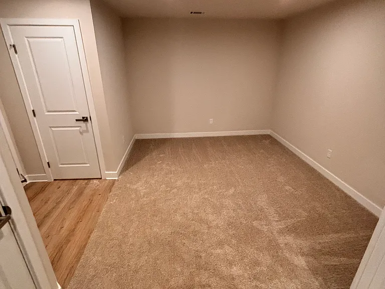 Poplar Loop — Photo 16