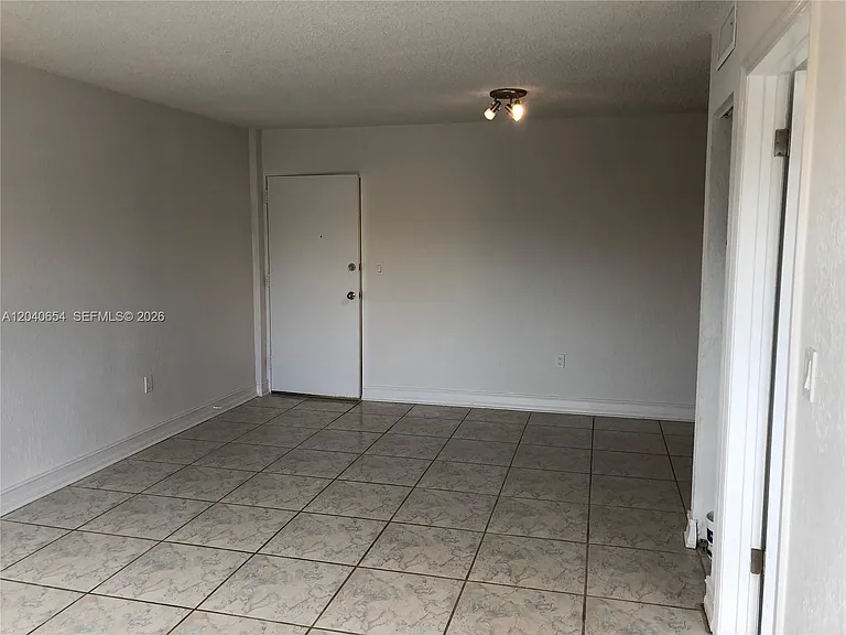 444 SW 4th St #404 — Photo 9