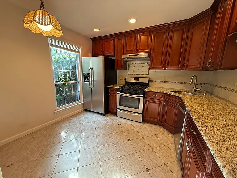 177 Irving Pl — Photo 13