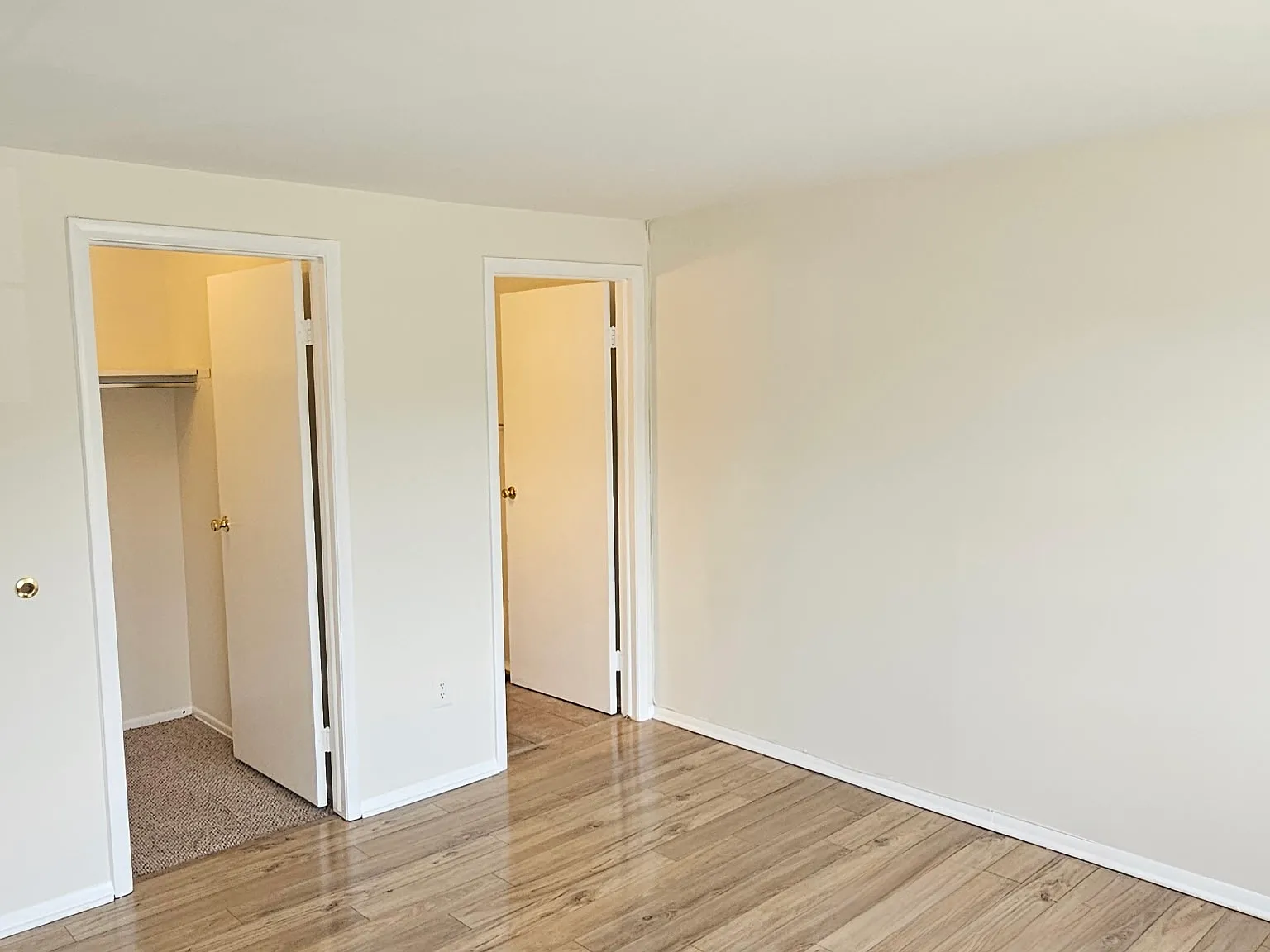 3 bed, 1300 sqft, $2,300 — Photo 2