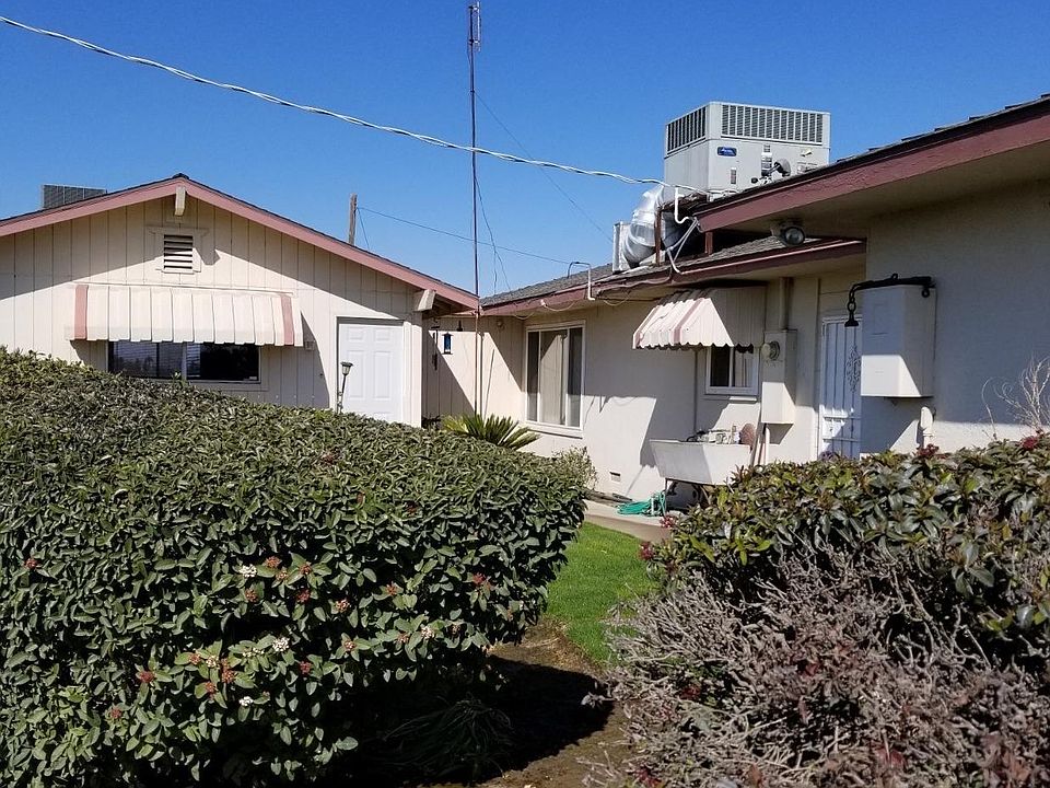 2nd image of 10311 S Walnut Ave