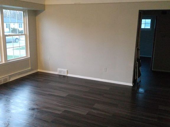4th image of 19262 Woodbine St