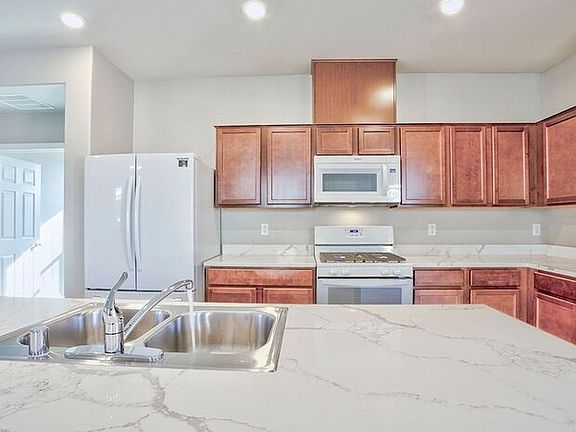 5th image of 5761 Casa Blanca St
