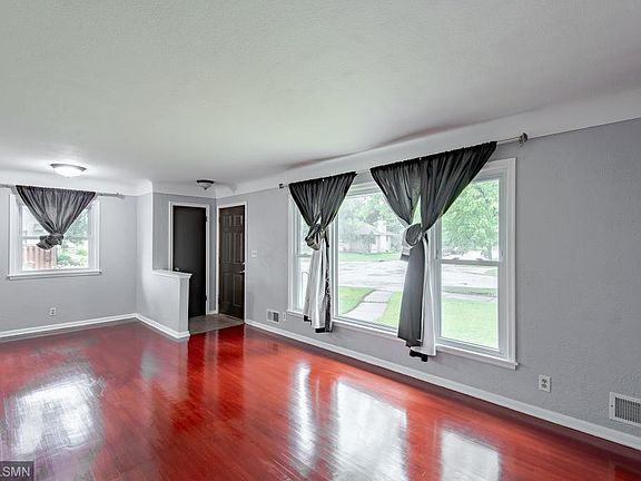 4th image of 1559 Chamber St