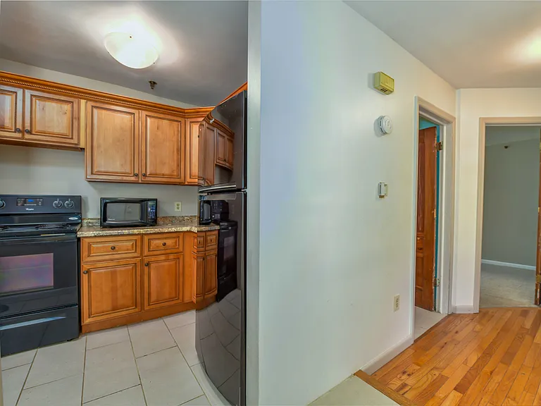 129 Green St #2 — Photo 6