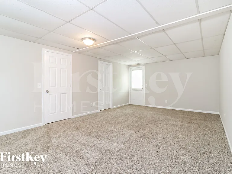 1074 Bridle Creek Dr — Photo 15