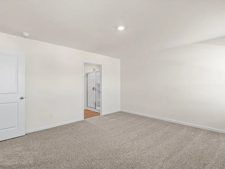 1339 37th Avenue Ln NE — Photo 15
