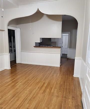 2nd image of 443 Chalmette St