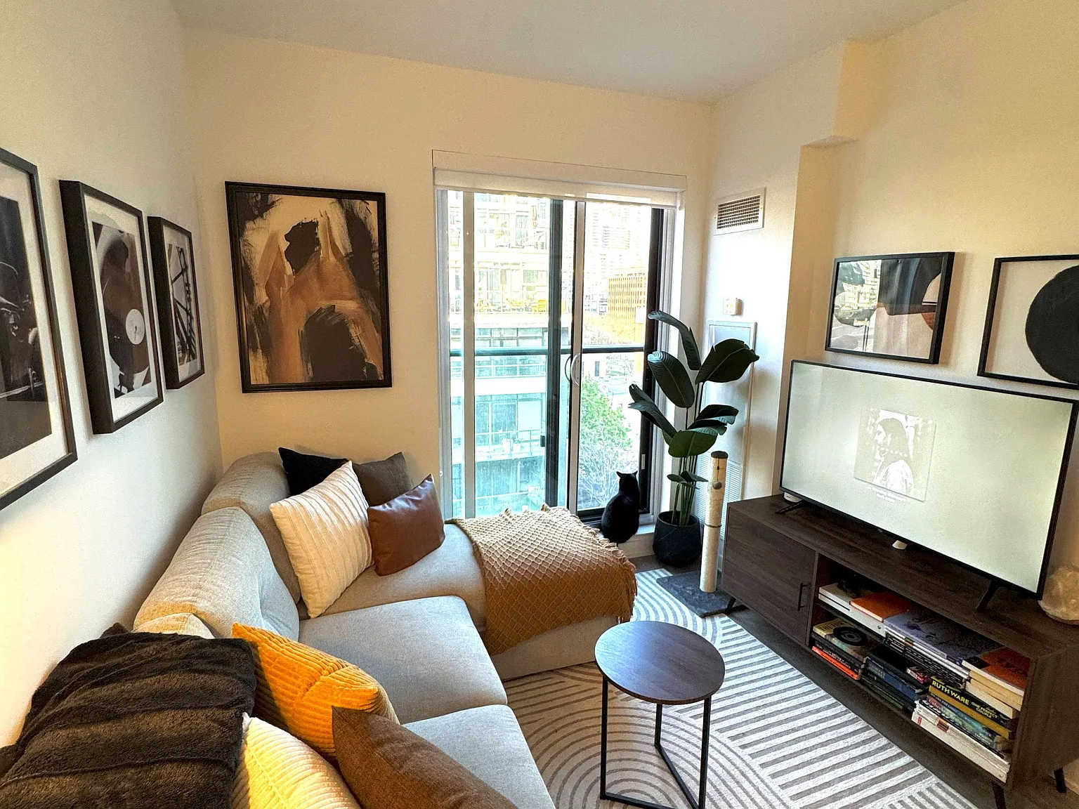 1 bed, $2,300 — Photo 4