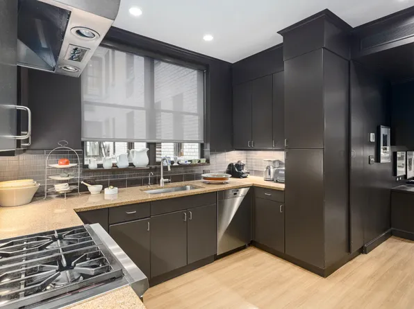 570 Park Avenue image 8 of 19