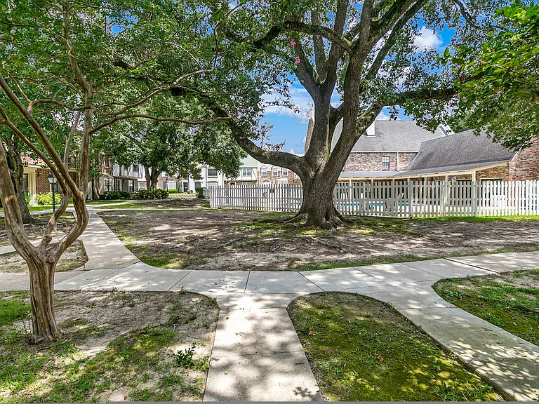 10111 Jefferson Hwy — Photo 21