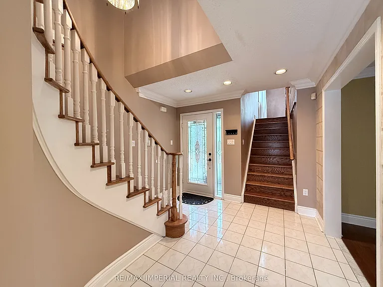 5735 Tayside Cres — Photo 31
