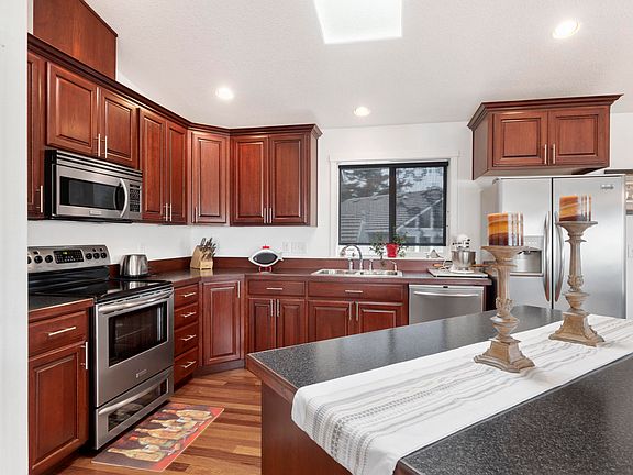 3rd image of 2220 Shuholm Ave W