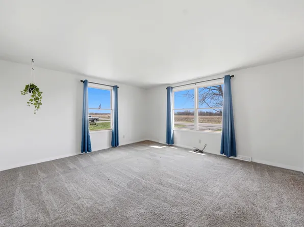 6632 Errick Rd, North Tonawanda, NY 14120