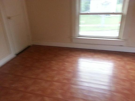 4th image of 302 Ravenna Ave