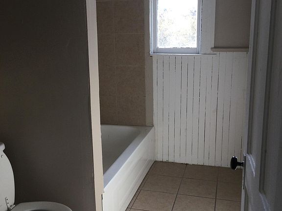 2nd image of 159 Northampton St