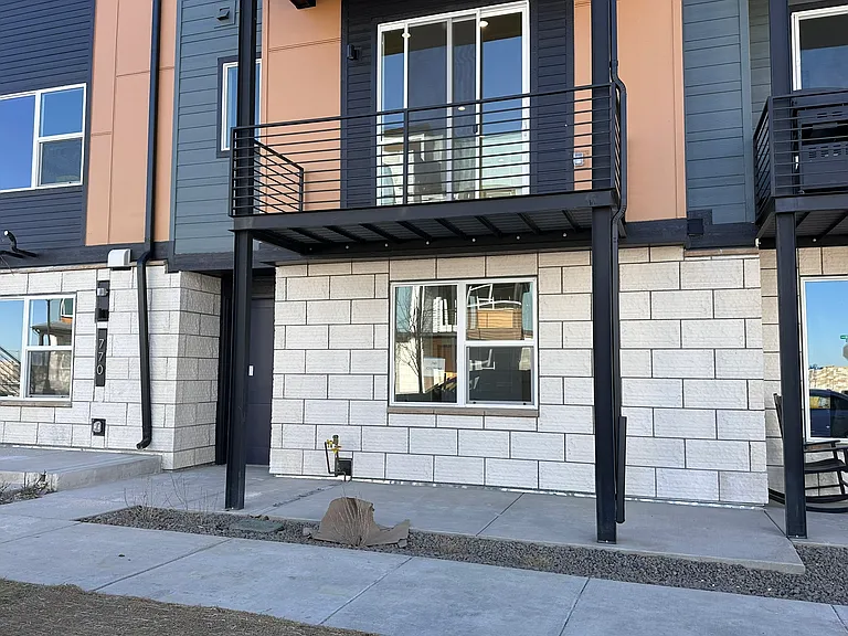 760 Josephine Way — Photo 8