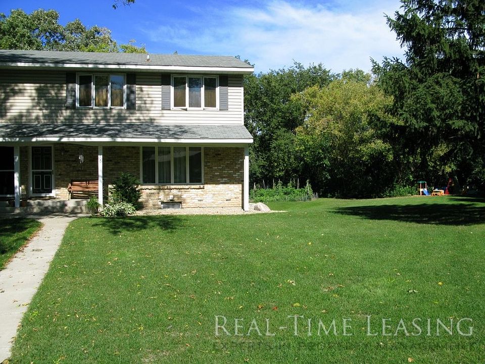 1st image of 400 Heritage Cir N