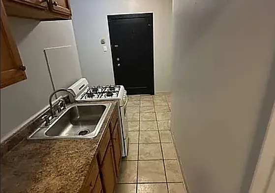 1 bed, 750 sqft, $1,199 — Photo 2