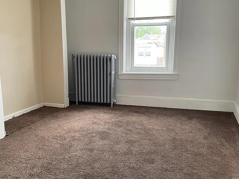 526 Macdade Blvd — Photo 7