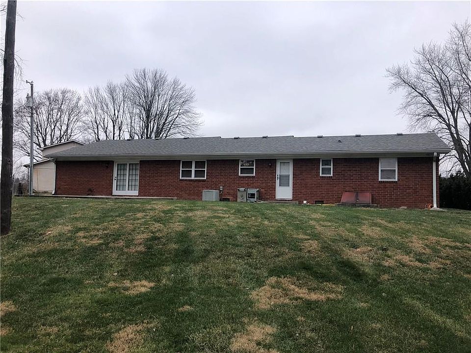 2nd image of 105 Circle Dr