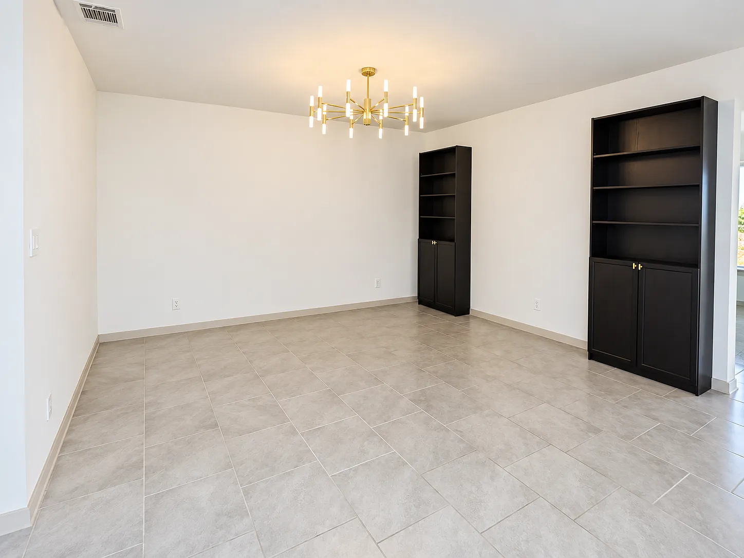 4 bed, 2040 sqft, $2,550 — Photo 4