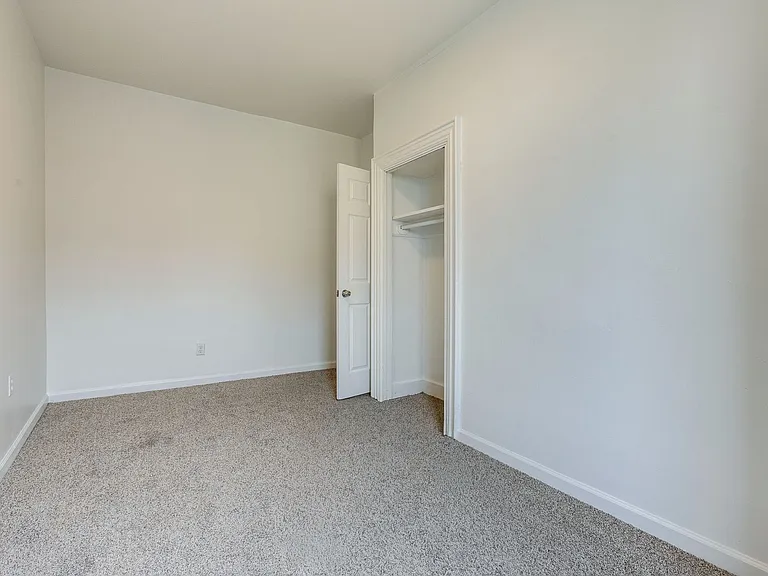 819 Proctor Way — Photo 15