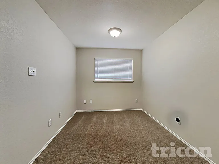 8210 Grissom Cir — Photo 16
