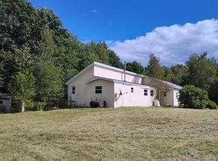 40 Crommett Dr, South China, ME 04358